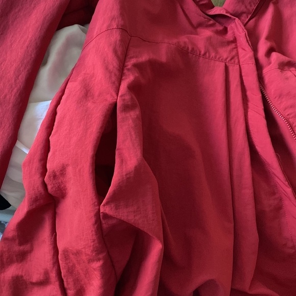 Evening Mist Raincoat in Crimson S - Picture 13 of 16